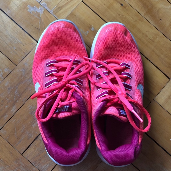 Nike lunarconverge hot pink size 4Y - Picture 3 of 8